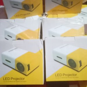 YG 300 Led Pro Mini Projector