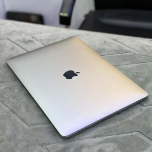 Apple MacBook Pro 2016 | Core i5 | 8 GB RAM 256 GB SSD | 13.3-inch Retina Display | Pre-Owned A++ Grade