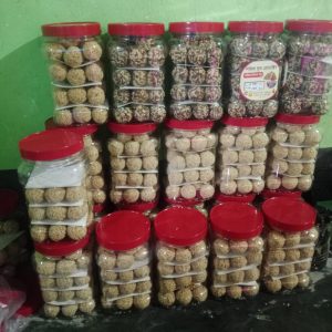 তিলের নাড়ু 40 পিস যার