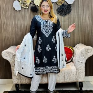 🌸✨ চিকেনকারি নেকলেস এমব্রয়ডারি থ্রি-পিস